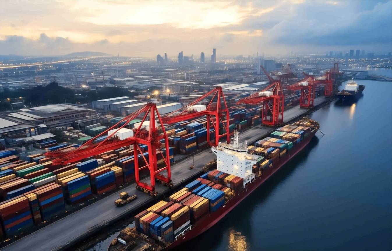 华进口10亿美元商品中国港口变得拥堵J9数字平台难怪特朗普软了美每天对(图2)