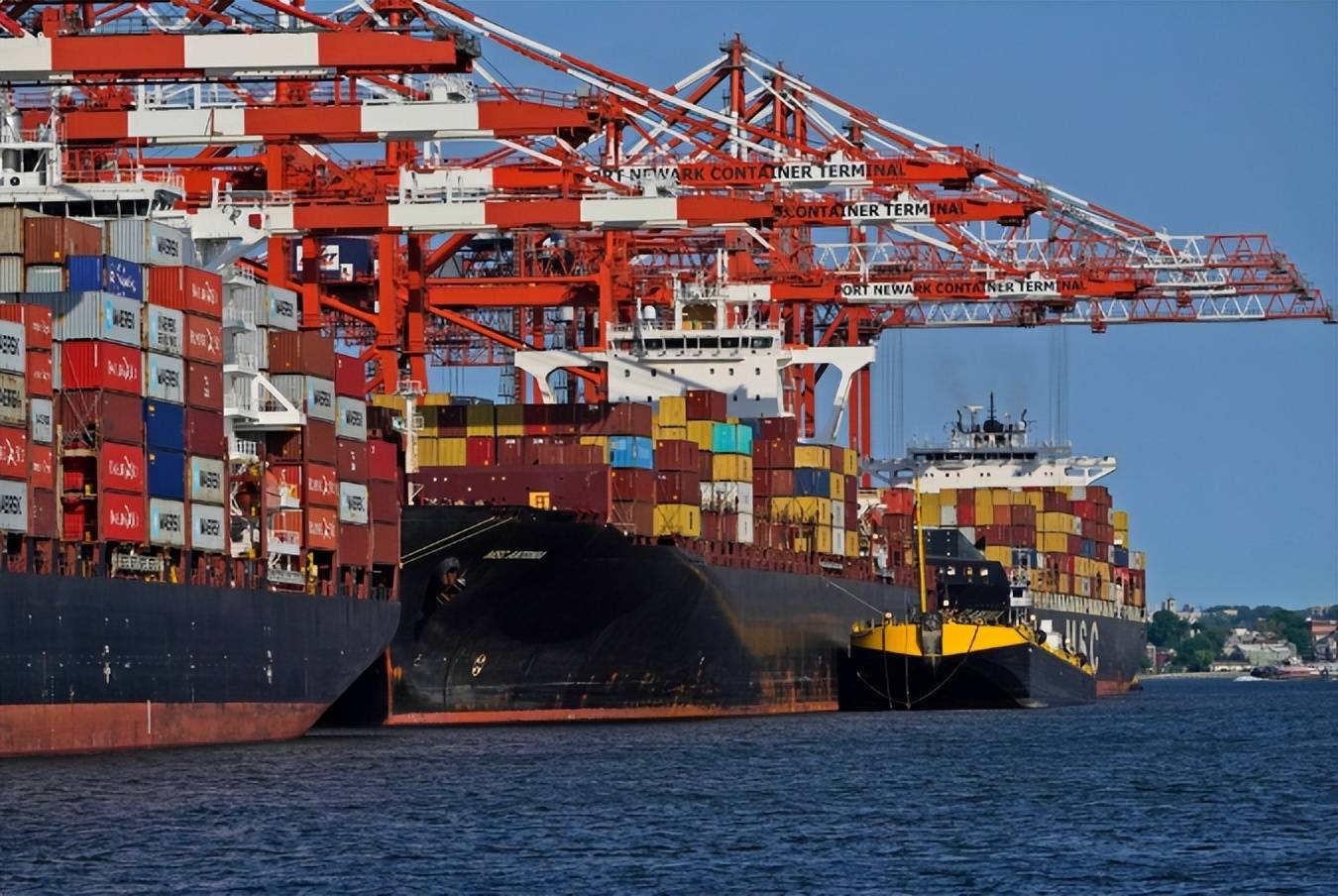 华进口10亿美元商品中国港口变得拥堵J9数字平台难怪特朗普软了美每天对(图9)