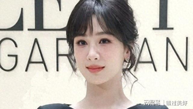 天奴线小时杨紫深陷“整容”风波九游会真人游戏第一品牌出席华伦(图4)